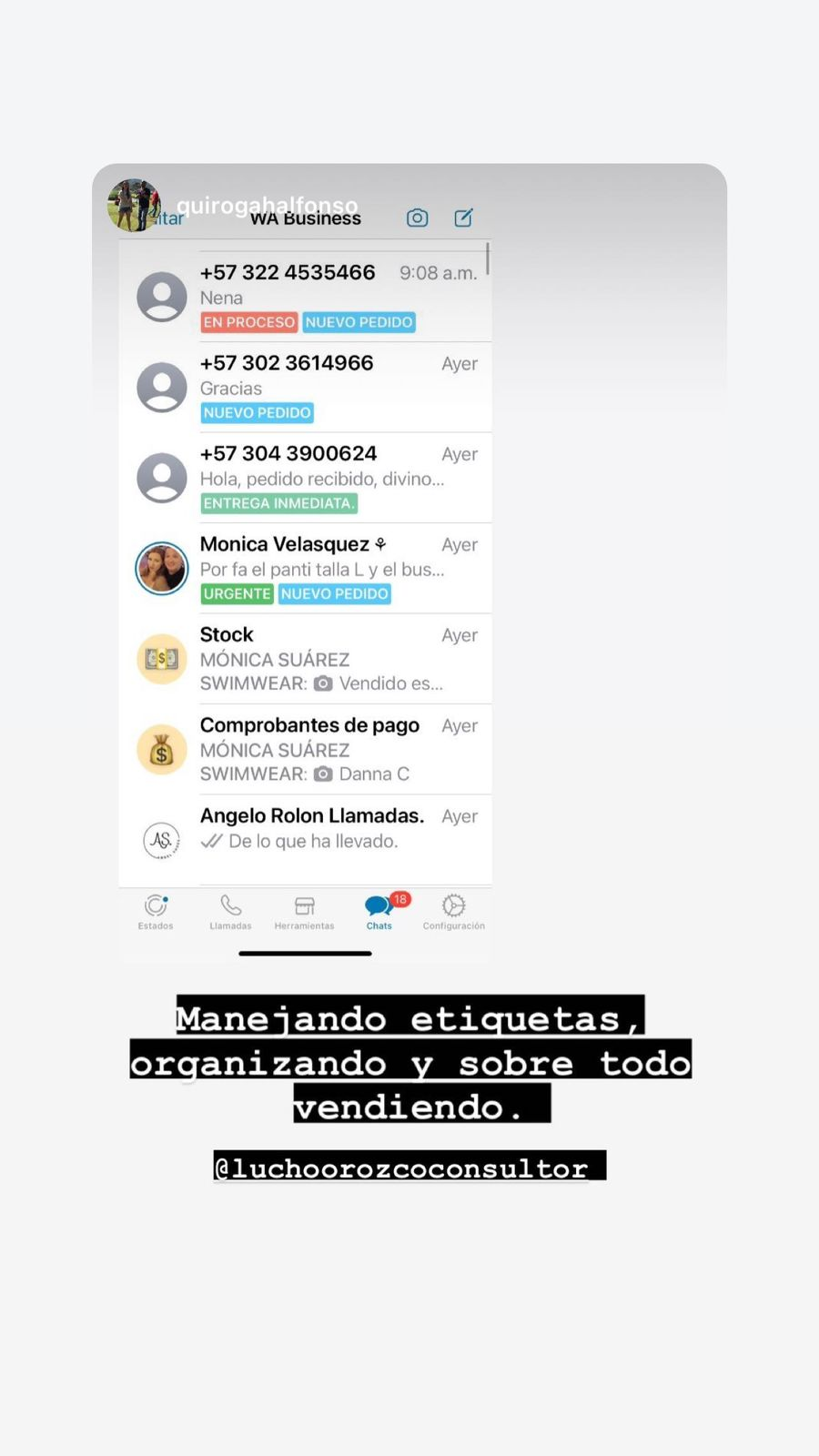 Alumno organizando sus chats con etiquetas en WhatsApp Business